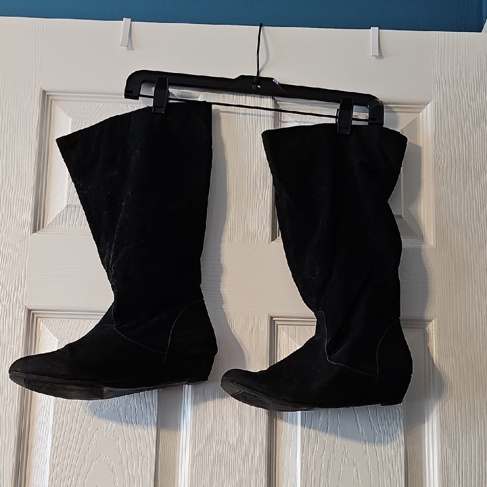 Black Women's Knee-High Boots